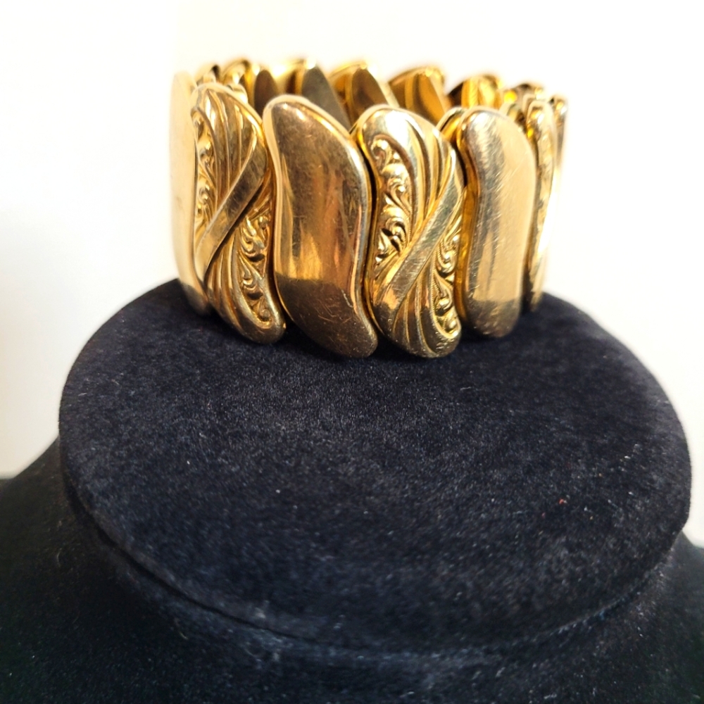 Bugbee & Niles Art Nouveau Gilded Expansion Bracelet - Picture 4 of 8